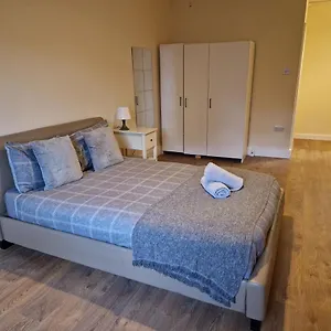 Privatunterkunft Affordable In Shared Flat, Bridge, London